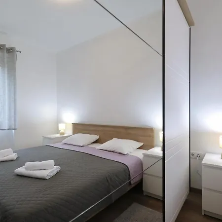 Linden Apartment